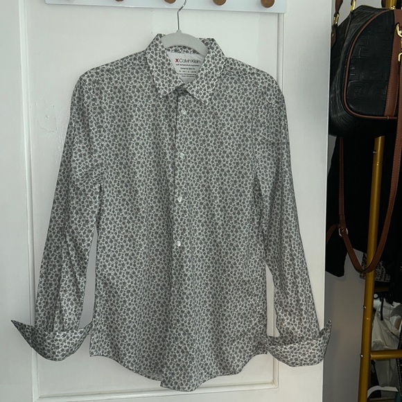 Calvin Klein Button down - Picture 1 of 3
